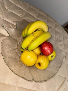 Vintage Arcoroc Aspen Leaf Glass Fruit Bowl Serving Plate 70s 80s France Clear